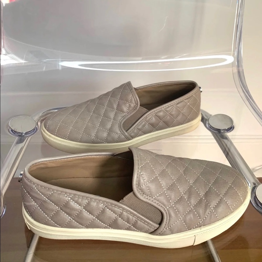 Steve Madden slip ons
